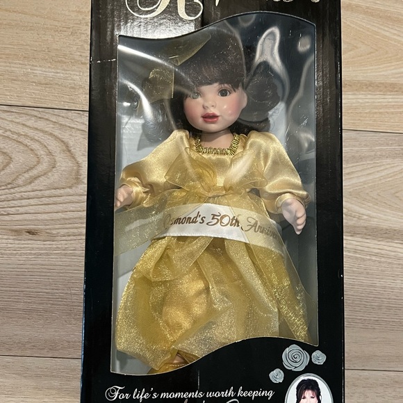 Marie Osmond 50th Anniversay Keepsake Doll - Picture 5 of 7